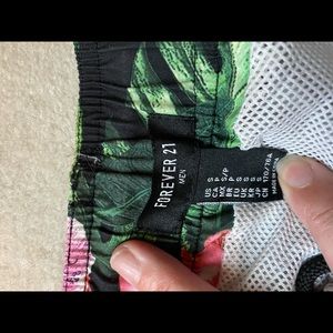Forever 21 men’s new without tag swim trunks small